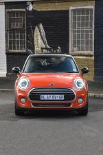Mini Cooper 5-Door 2018 года (ZA)